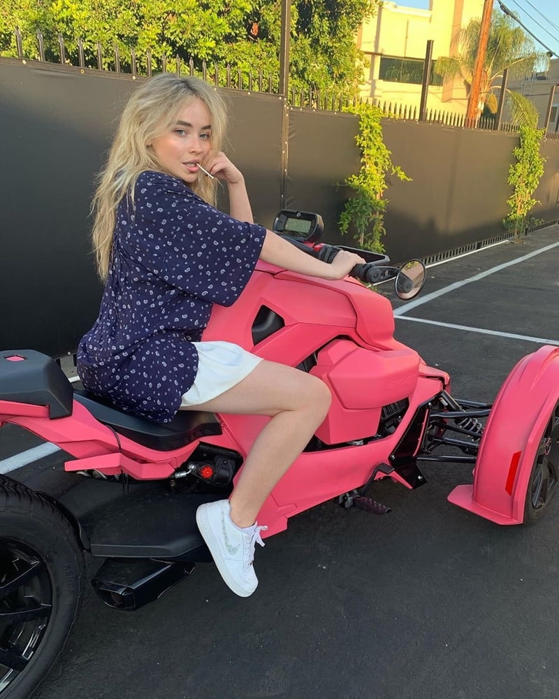 Sabrina carpenter caldo
 #102000383