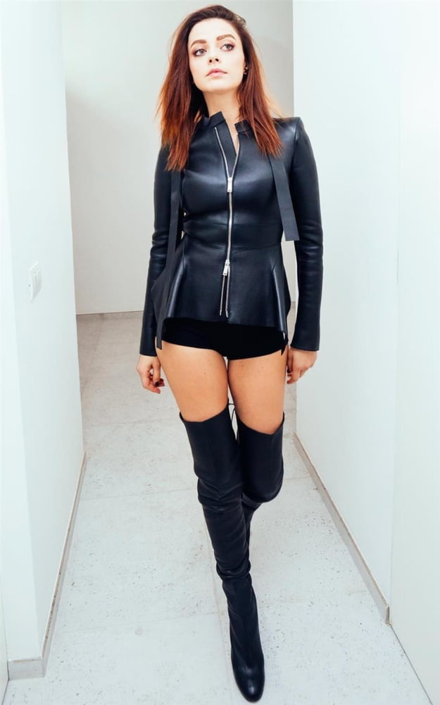 Annalisa scarrone
 #98042589