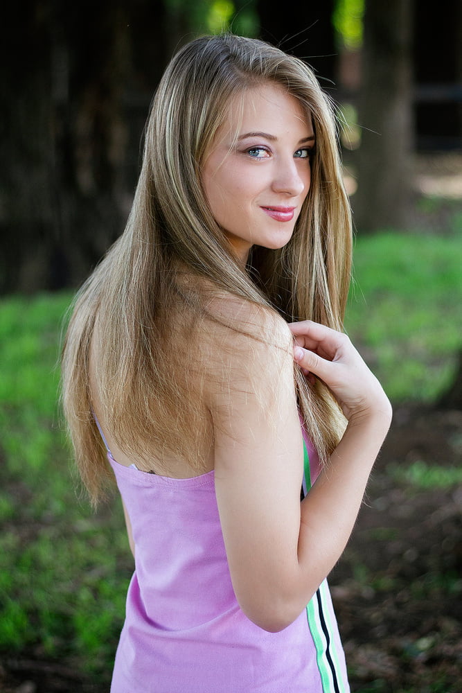 Cuzzies & auntz photoshoots...
 #87591248