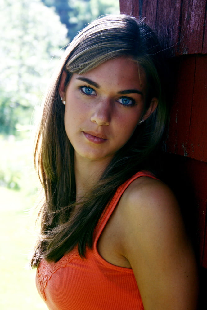 Cuzzies & auntz photoshoots...
 #87591272