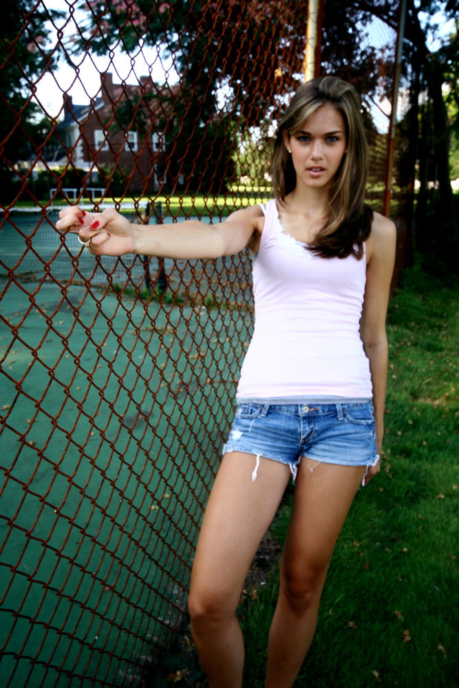 Cuzzies & auntz photoshoots...
 #87591283