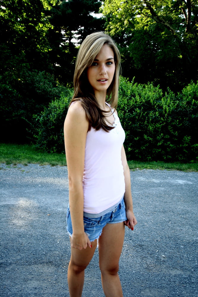 Cuzzies & auntz photoshoots...
 #87591286