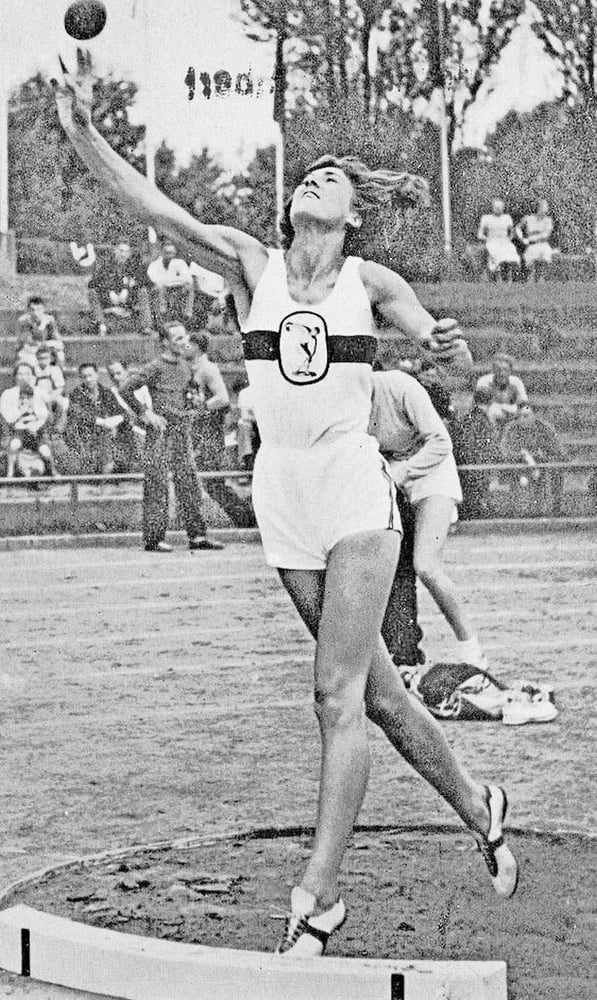 天然の毛深い女性
 #102101074