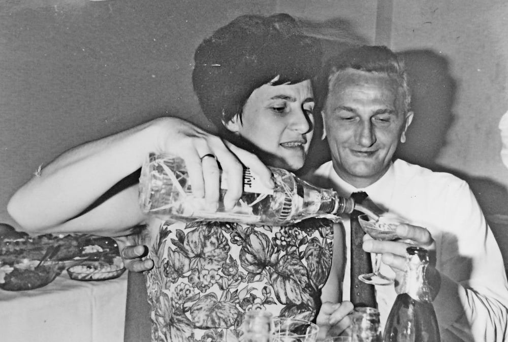 天然の毛深い女性
 #102101227