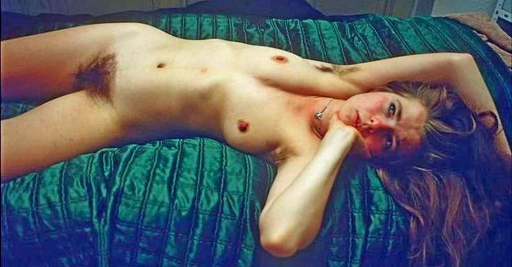 天然の毛深い女性
 #102101267