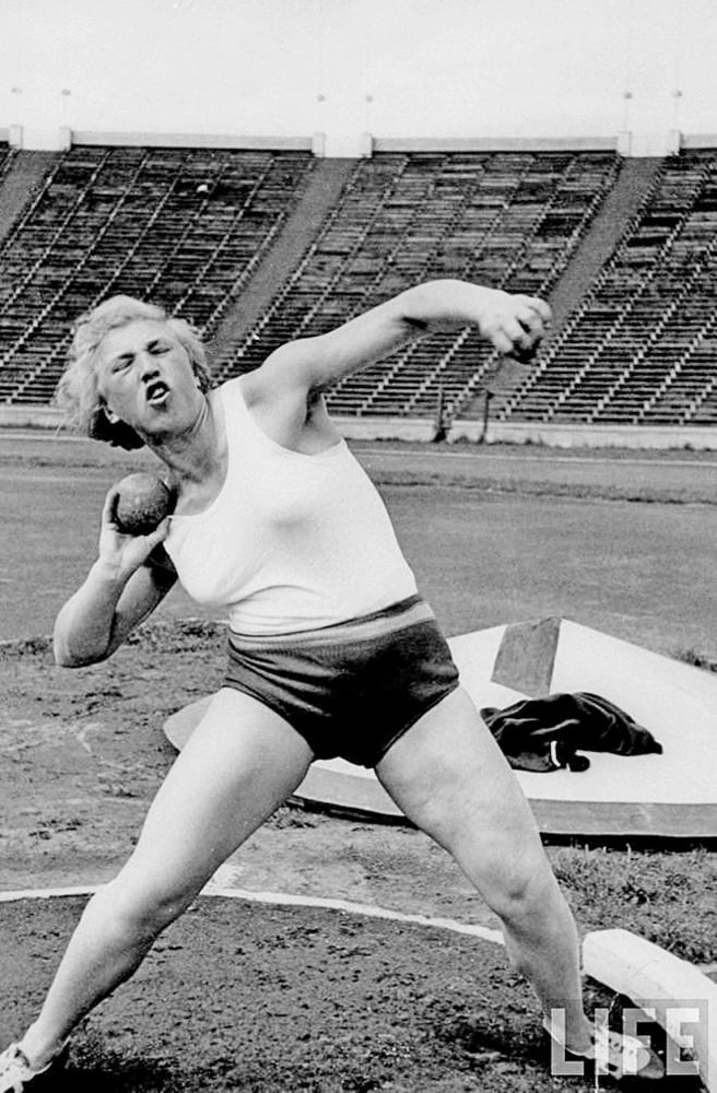 天然の毛深い女性
 #102101341