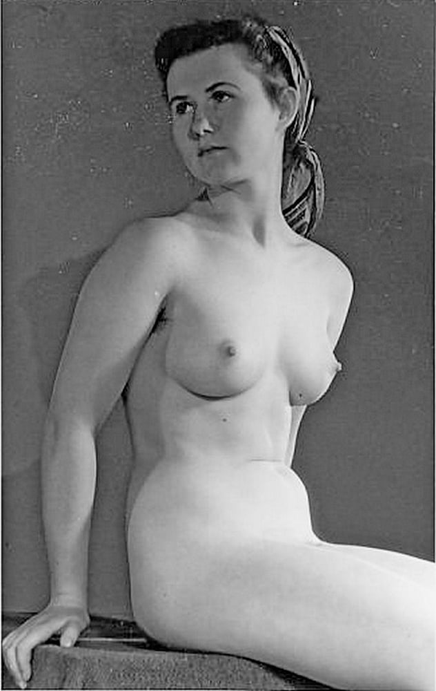 天然の毛深い女性
 #102101371