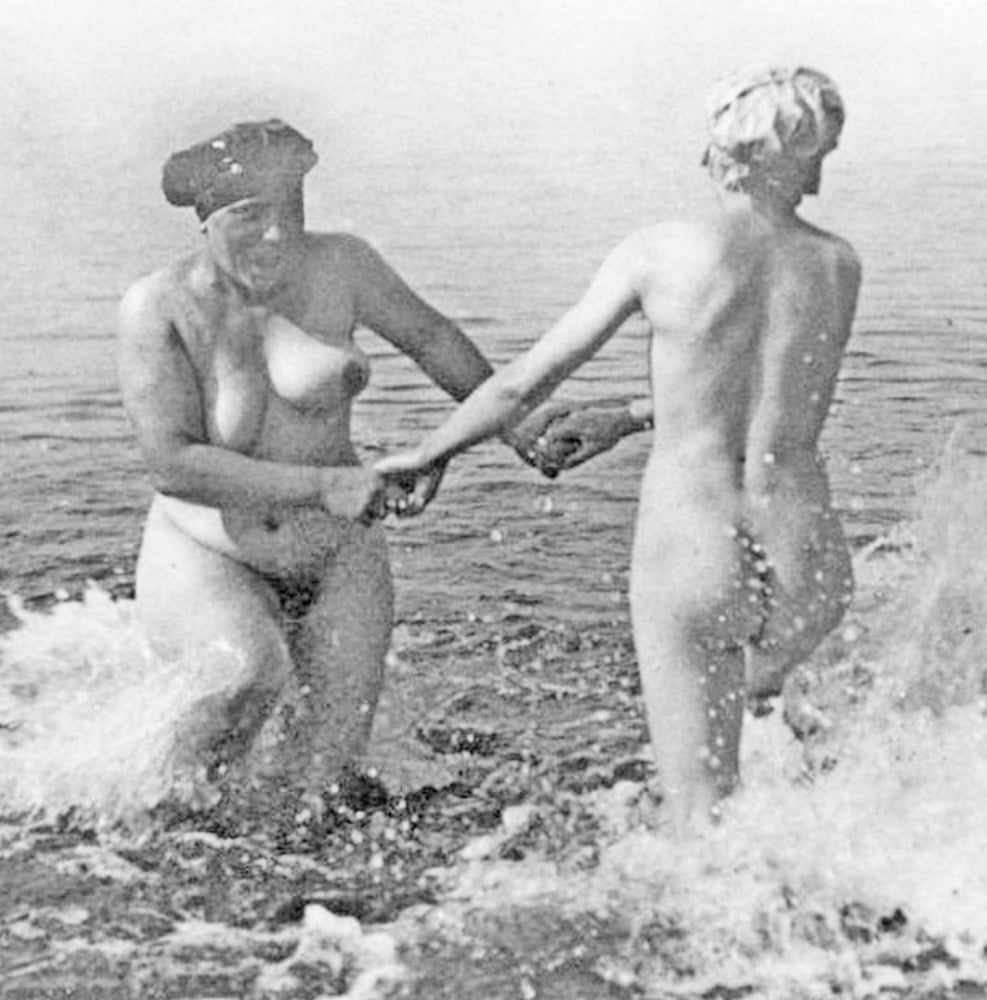 天然の毛深い女性
 #102101465