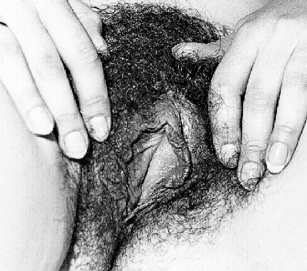 天然の毛深い女性
 #102101504