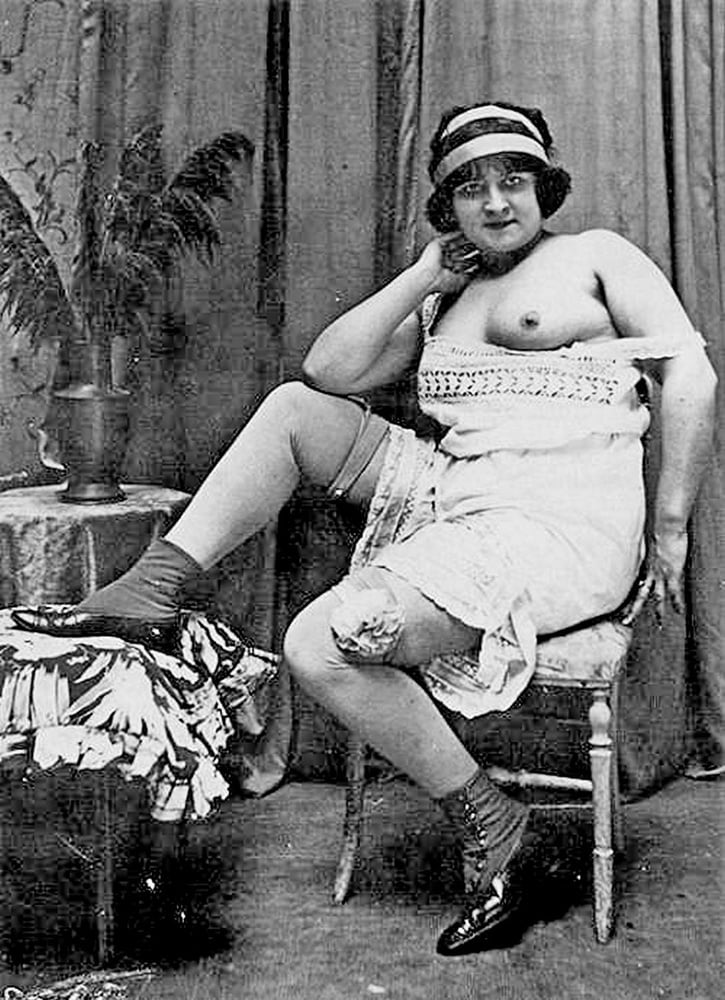 天然の毛深い女性
 #102101548