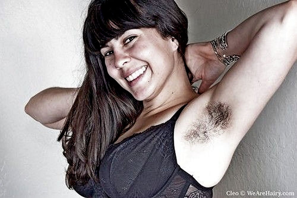 天然の毛深い女性
 #102101567