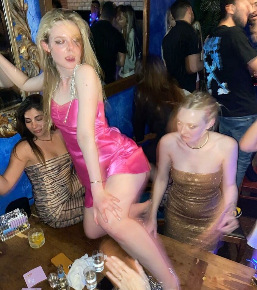 Elle Fanning nuda #109114532