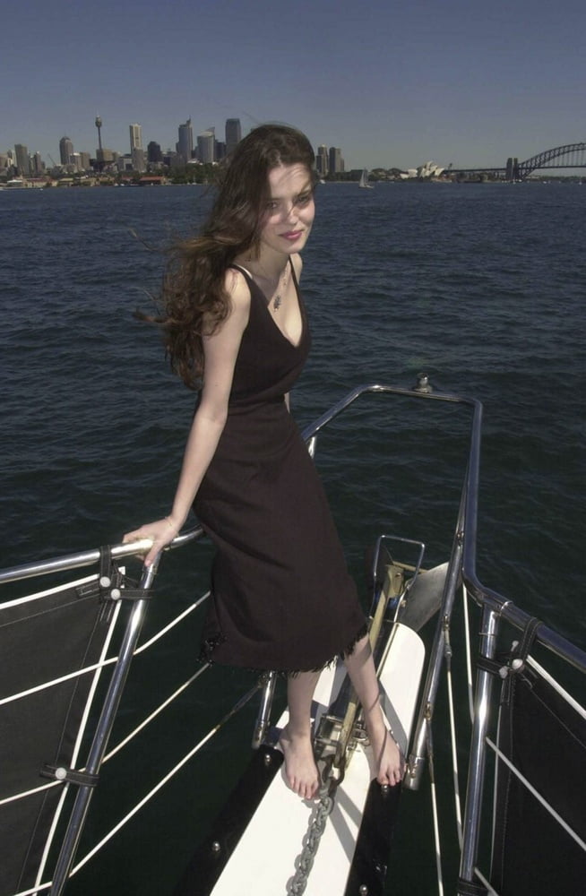 Roxanne mesquida
 #90988517