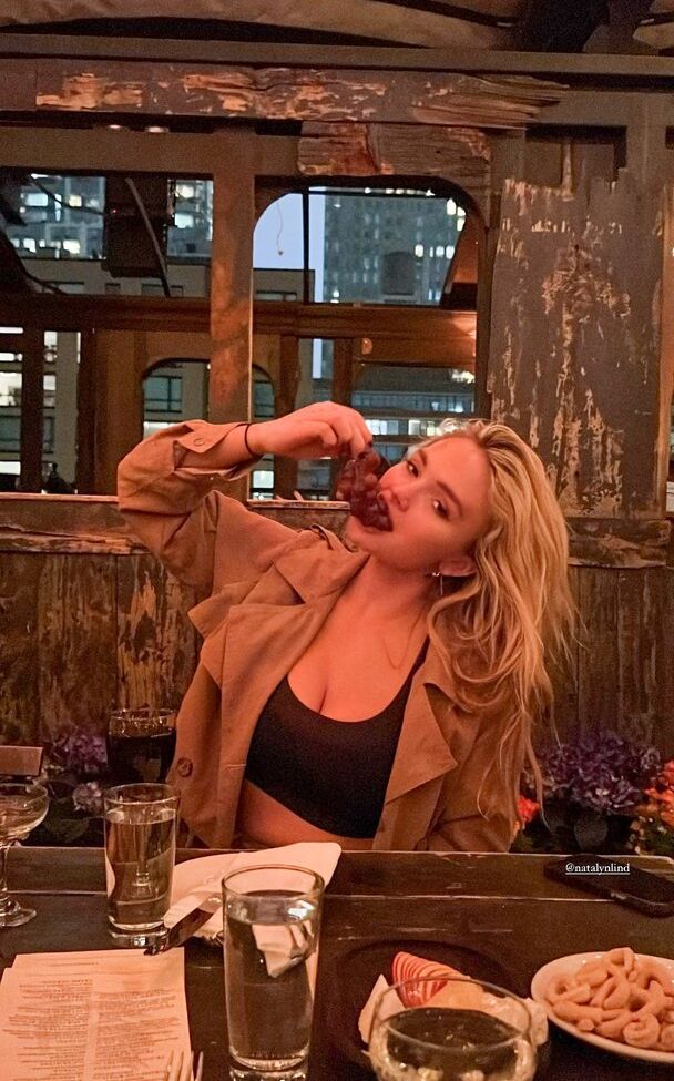 Natalie Alyn Lind nackt #108217749