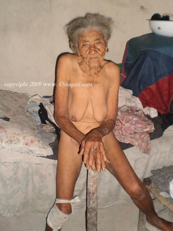 Black grannys #100879898