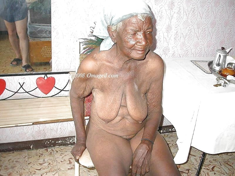 Black grannys #100879936
