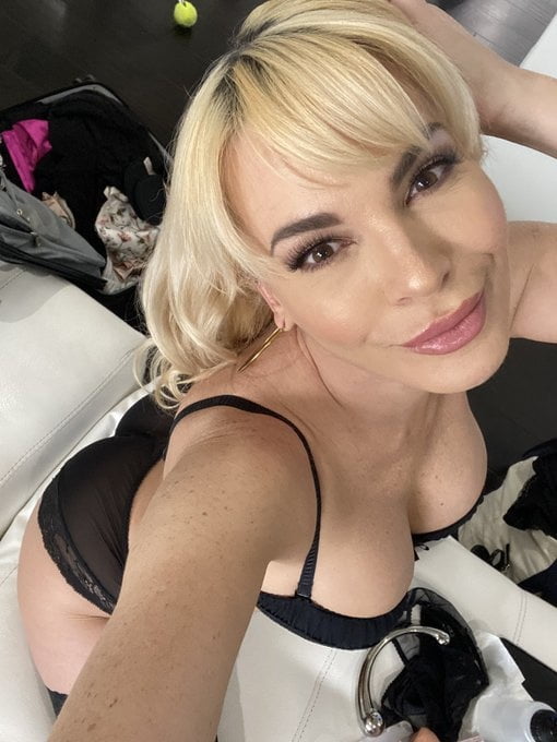 Supreme pornstar faves
 #103038690