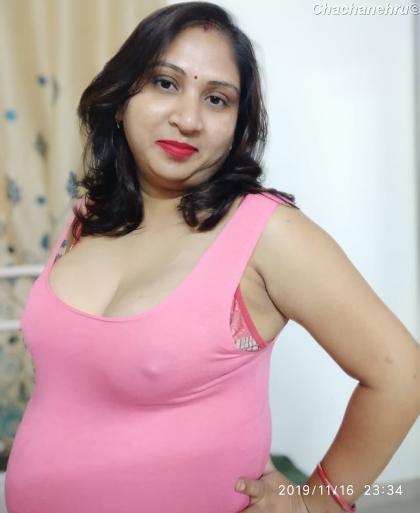 Urvashi (Savi) bhabhi show nude #6 #92772064
