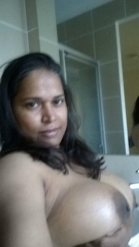 Tía caliente
 #94432649