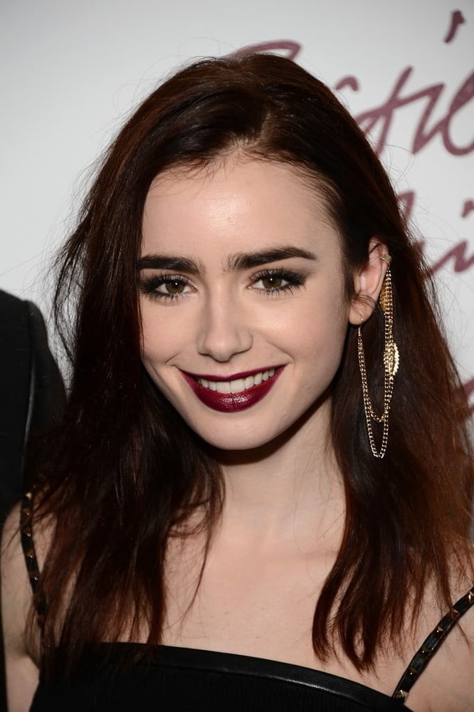 Lily collins cum museo
 #90644407