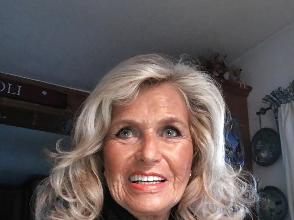 Such dir ein hübsches Oma-Gesicht 2 zum Abladen
 #80734910