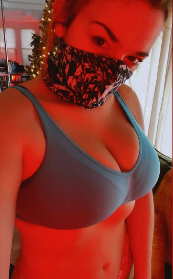 Nikki Eliot desnuda #107798074