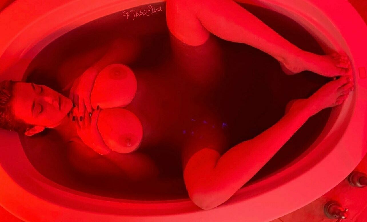 Nikki Eliot desnuda #107798077