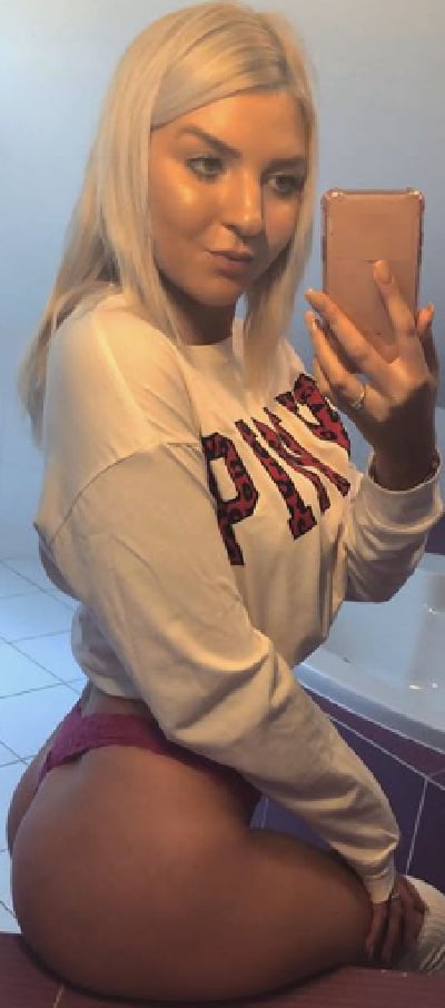 Andrejka Navratilova #94205336