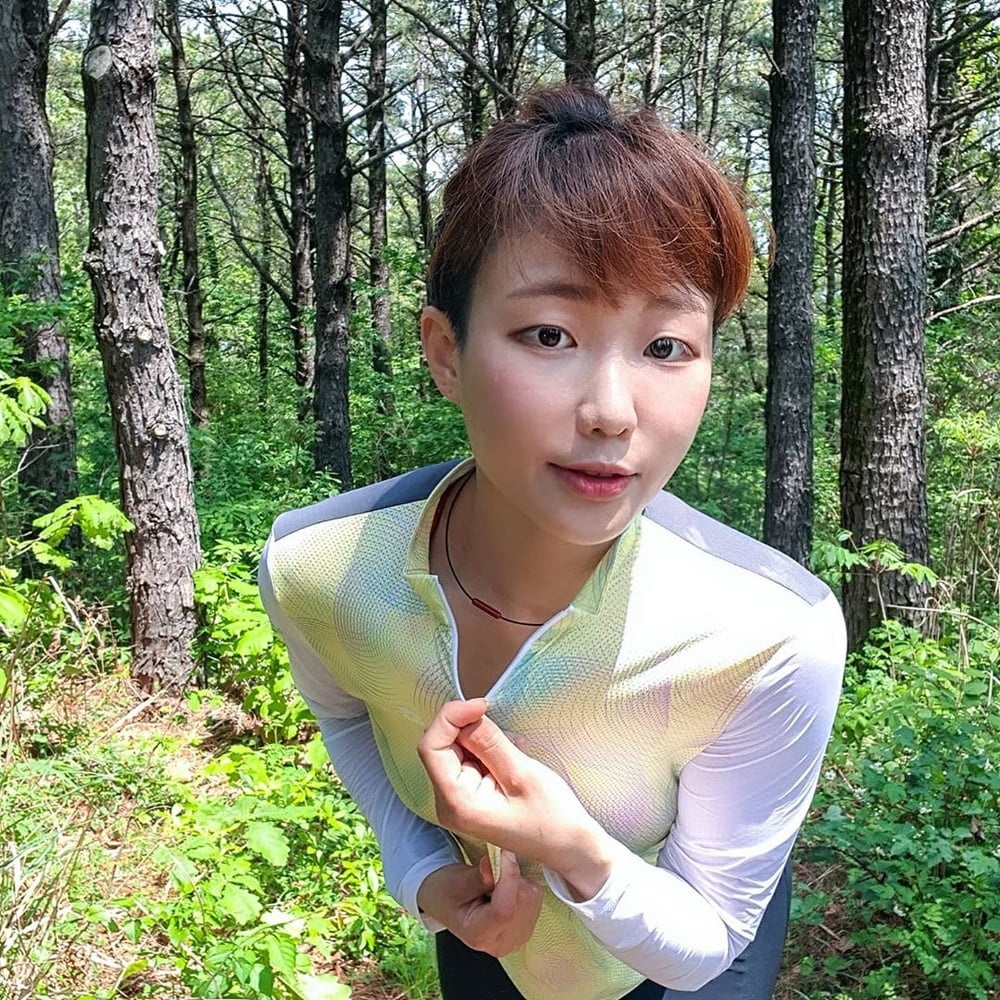 Nasse sportliche Koreanerin liebt ihre knappe Strumpfhose
 #86725584