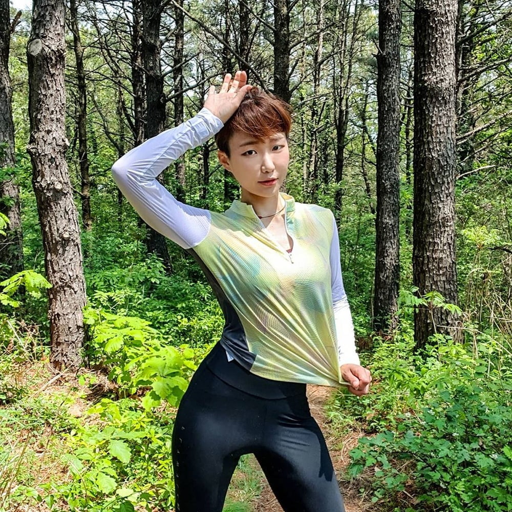 Wet Sporty Korean Loves Her Skimpy Tights #86726467