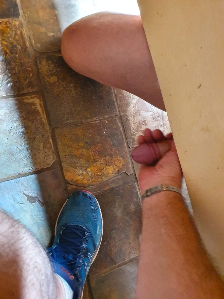 跪いて、1。
 #105742378