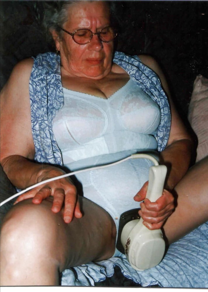 milfs grannys #80392381