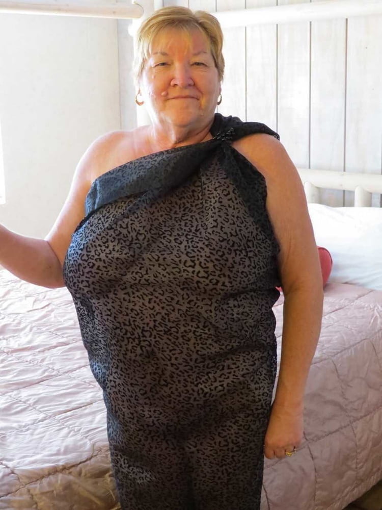 De milf à gilf avec des matures entre les deux 175
 #104285220