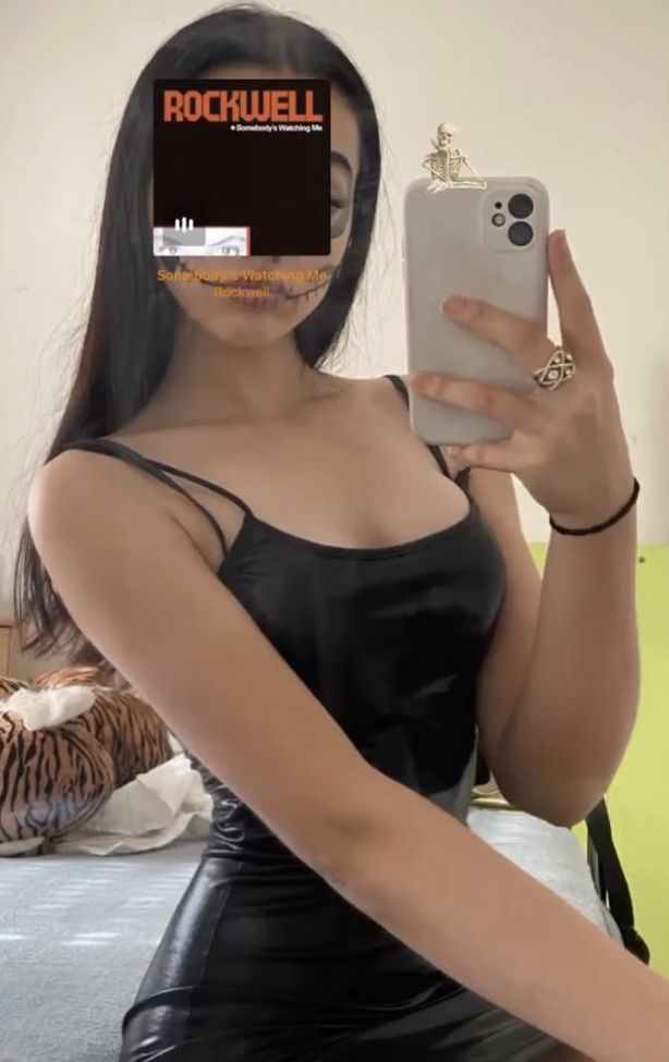 Sarah Cooper nude #109079305