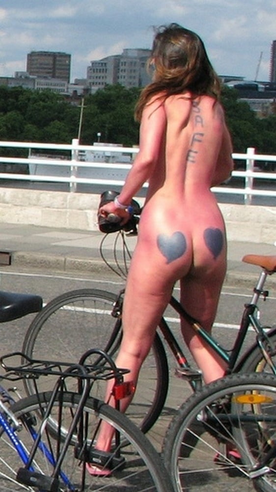 Rote Körperfarbe london 2009 wnbr (wort nackt radfahren)
 #101314057