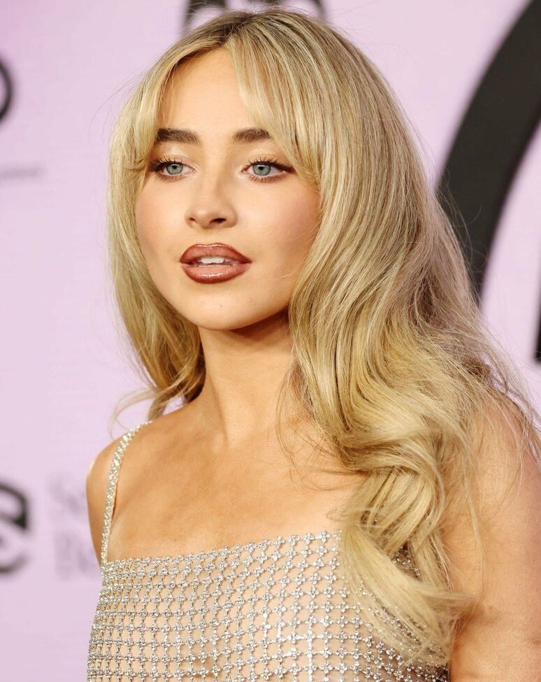 Sabrina Carpenter nackt #108035356