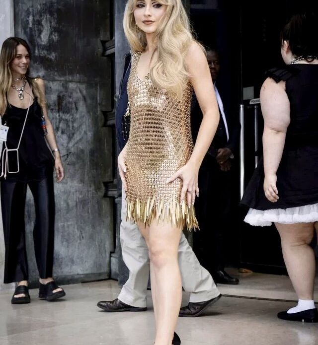 Sabrina Carpenter nackt #108035642
