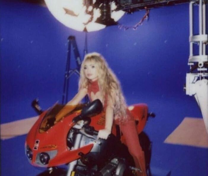 Sabrina Carpenter nackt #108035884