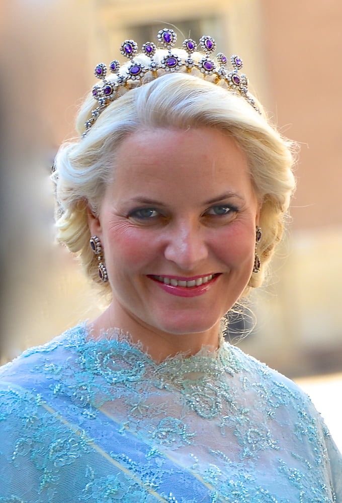 Mette-marit, principessa della corona di Norvegia
 #98105126