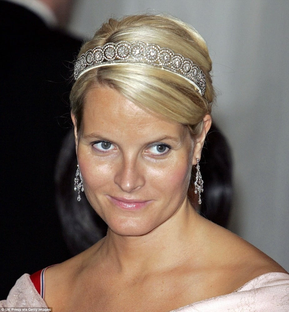 Mette-marit, princesse héritière de Norvège
 #98105184