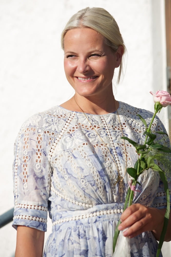 Mette-marit, princesse héritière de Norvège
 #98105365