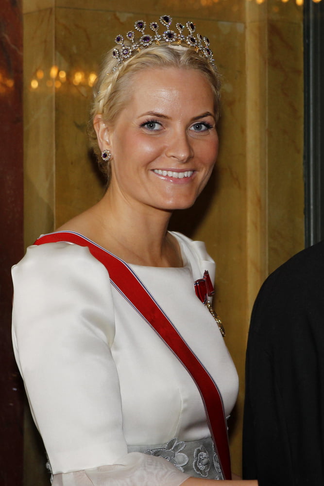 Mette-marit, princesse héritière de Norvège
 #98105388