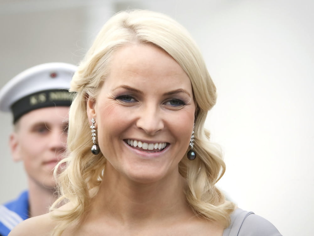 Mette-marit, princesse héritière de Norvège
 #98105393