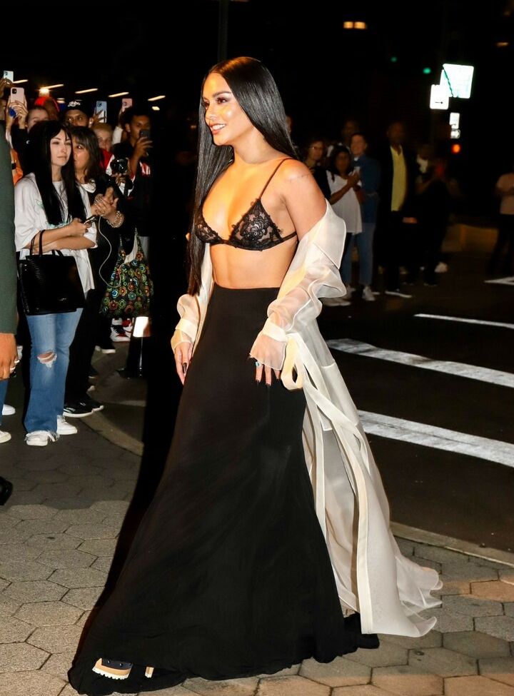 Vanessa Hudgens desnuda #107764814