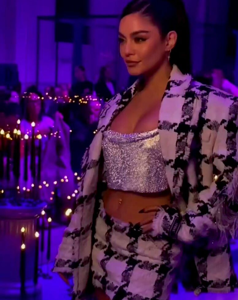 Vanessa Hudgens desnuda #107764966