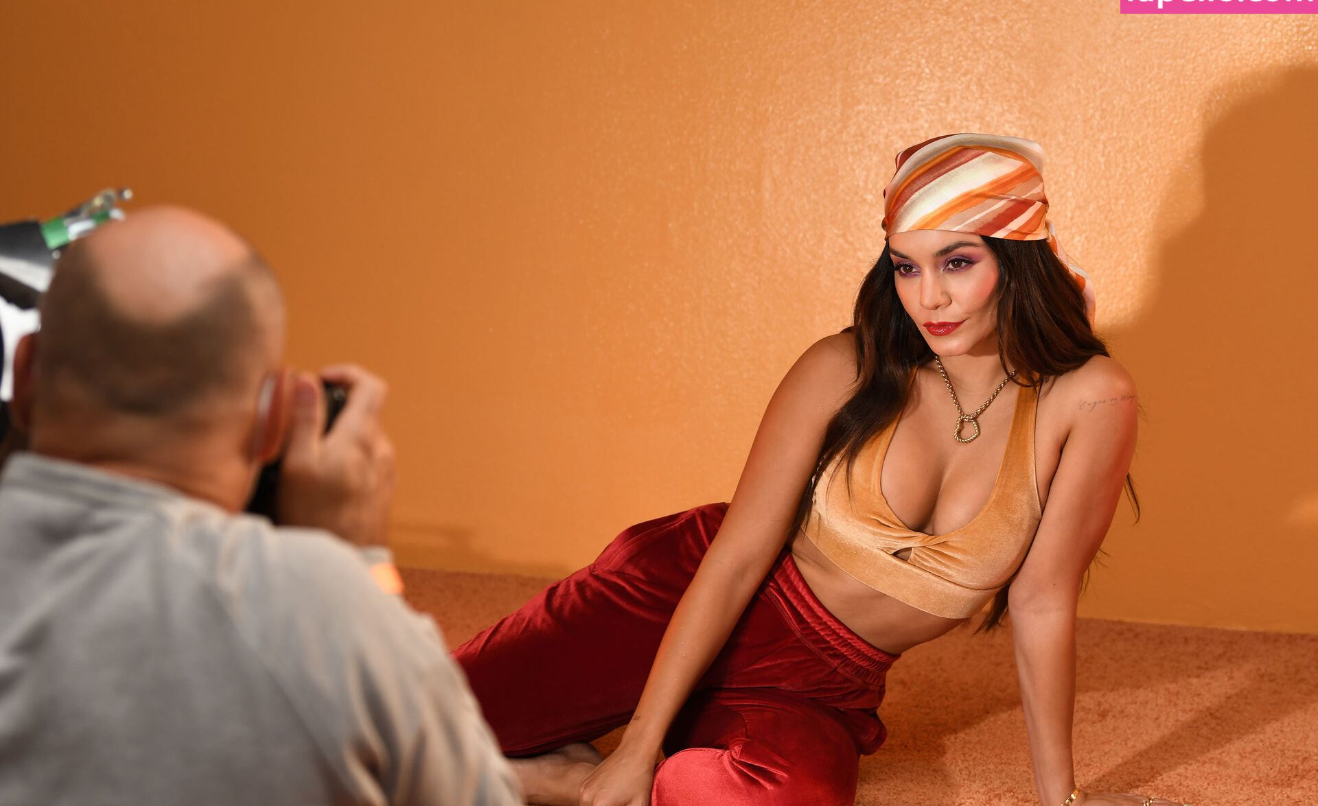 Vanessa Hudgens desnuda #107765530