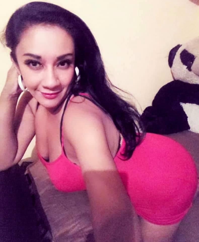 Putita rica #93678530