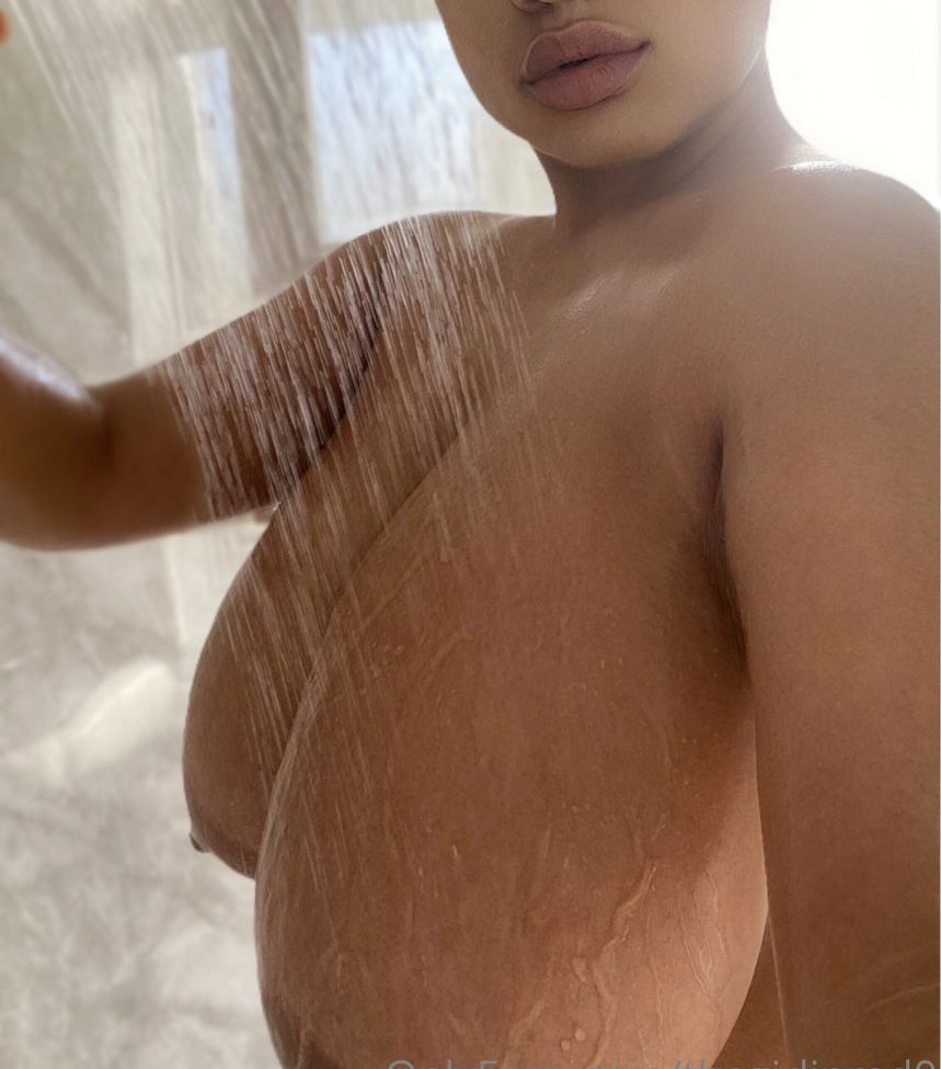 Thegirlinred0 nackt #108523545