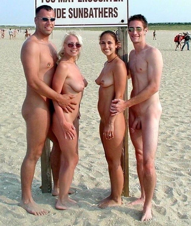 Anzeichen von Nacktheit
 #103715238