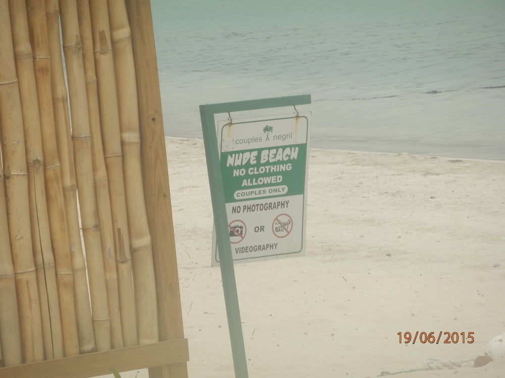 Señales de desnudez
 #103715288